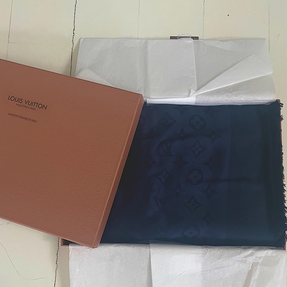 LOUIS VUITTON Monogram Scarf Stall Shawl/ Navy - Picture 1 of 9